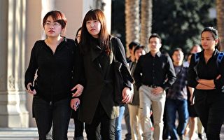 中国留学生赴美被拒入境 涉及哪些因素