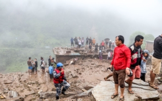 尼泊尔山体滑坡 致九死含一家五口