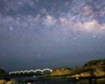 组图：夏季银河猎影 到台湾三仙台捕捉美景